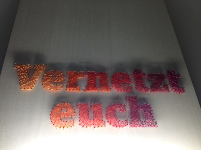 Cover an Wand ganz nah